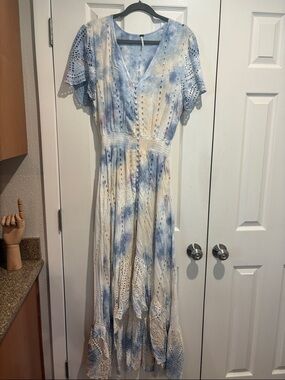 YFB Blue & Cream Tie-Dye Hi-Lo Eyelet Maxi Dress - Large